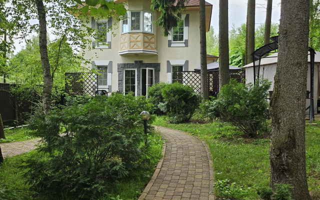 Частный Дом в Лесу