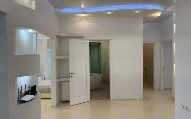 Trekhkomnatnye Apart-Comfort Na Bolshoy Pavlovskoy Apartments