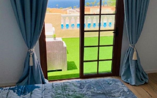Parque Cristina Ocean View Apartments