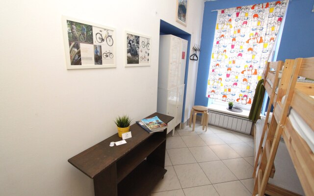 BedAndBike Hostel