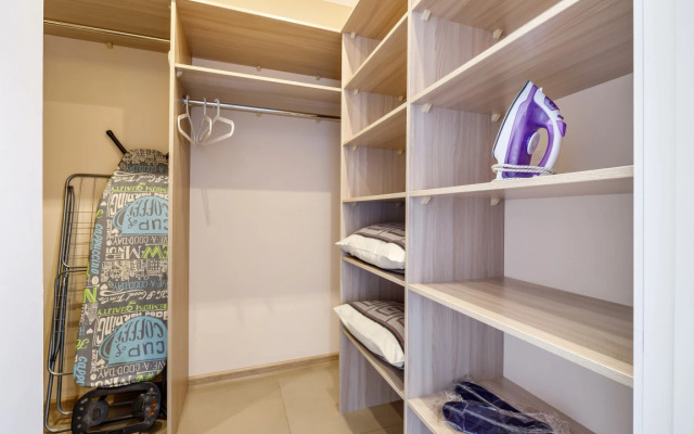 Апартаменты Полулюкс с Балконом и Красивым Видом Юг-Апарт