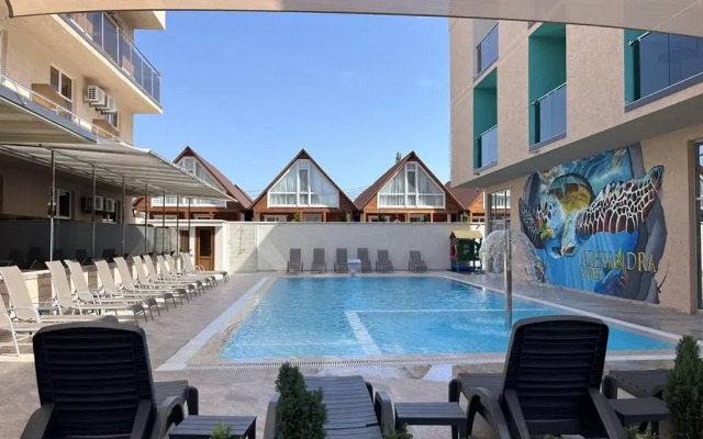 Aleksandra Hotel