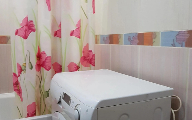 Komfort Na Prospekte 50 Let Oktyabrya 22 Flat