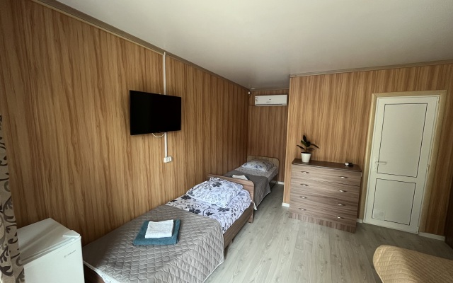Na Uyutnoy 10 Guest House