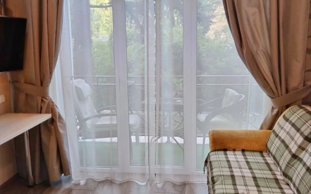 Studiya Ryadom S Morem Vid Na Dendrariy Flat