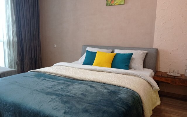 Live-In-Comfort Na Tvorchestva 3 Flat