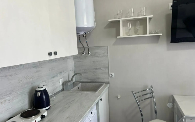 Квартира Студия с Видом на Бacсeйн в ЖК Кипарис 398