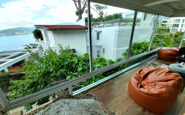 Sea Cave Villa