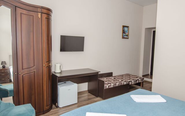 Standart Na Beryozovskoy Apartments