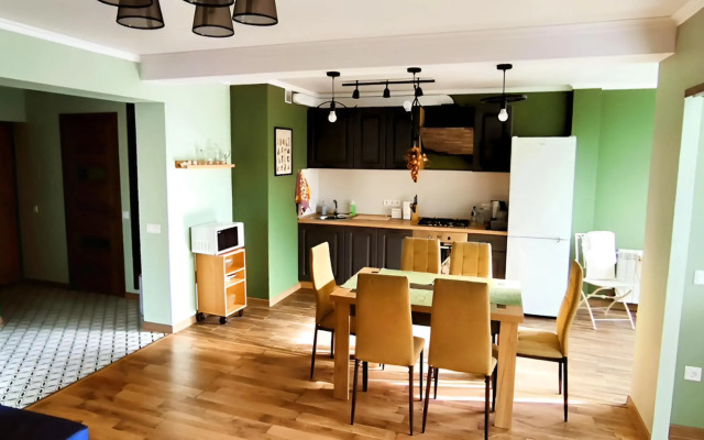 Апартаменты на Островского 35/11