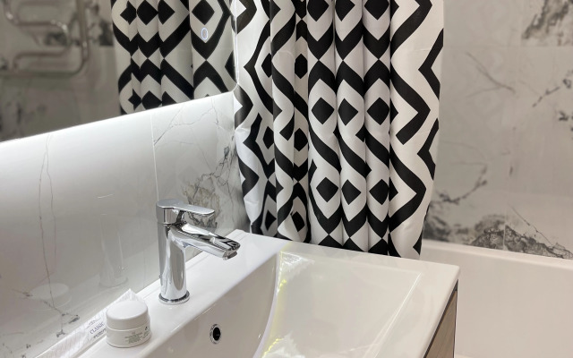 Na Prospekte Dzerzhinskogo 21 Flat