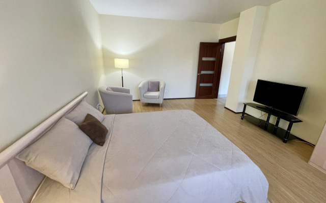 Апартаменты Авиаторов 33