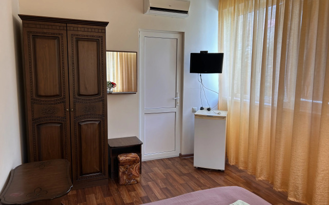 Otdyih V Loo Guest House
