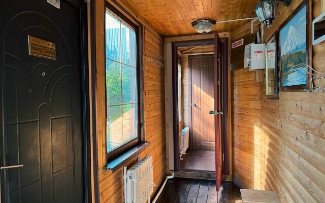 U Reki S Baney V Yelizovo Guest house