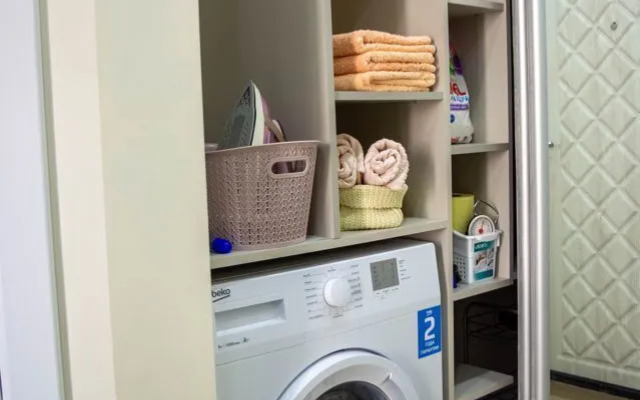 Na Tavricheskoy 7k3 Apartments