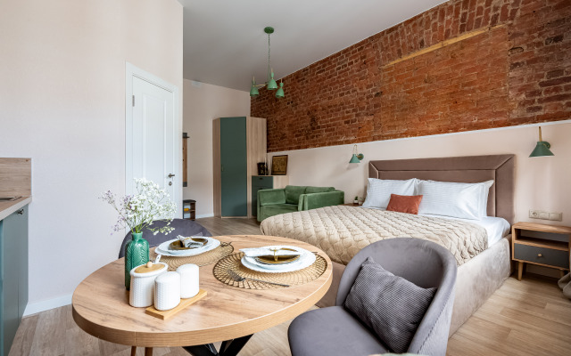 Квартира Яркая студия рядом с Невским Проспектом