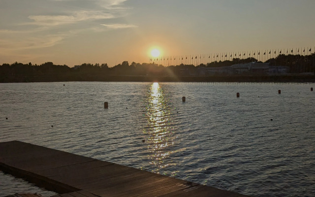 Квартира Светлая 3-комн. на Гребном канале