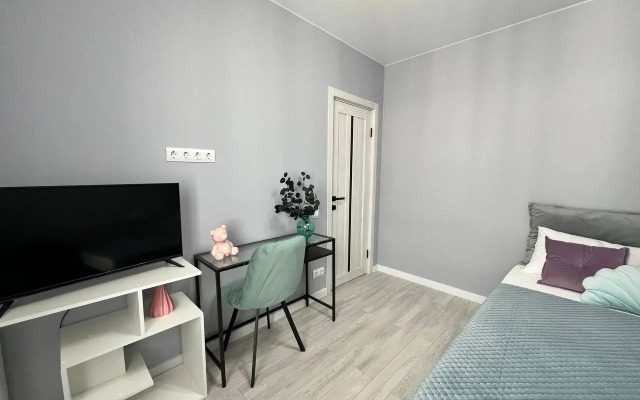 Trekhmestnye s Vidom na Reku Flat