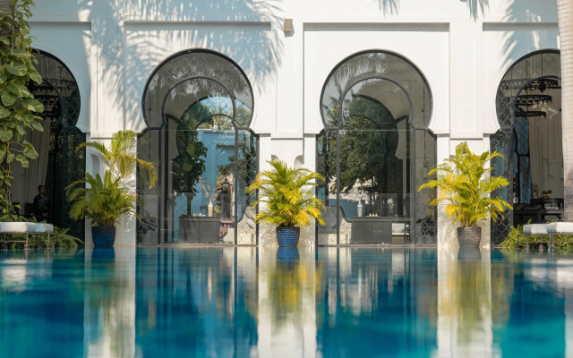 Курортный Oтель Sarai and Wander