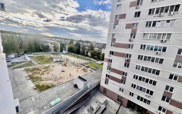 Квартира Светлая, чистая студия Вояж на Геологоразведчиков 44А