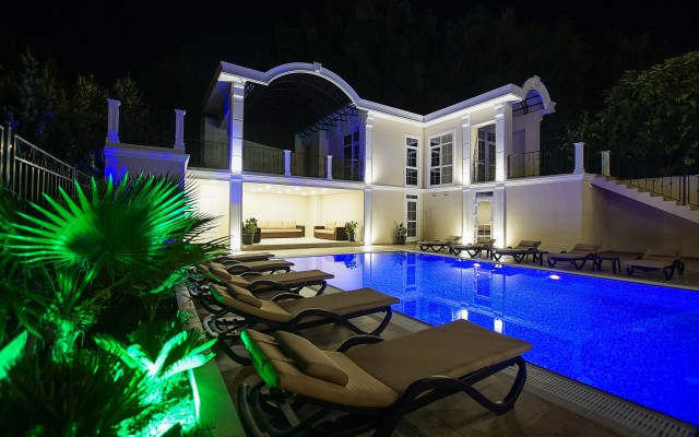 The White Residence Guest House