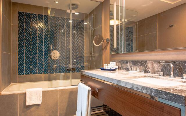 Azimut Grand Tashkent Hotel