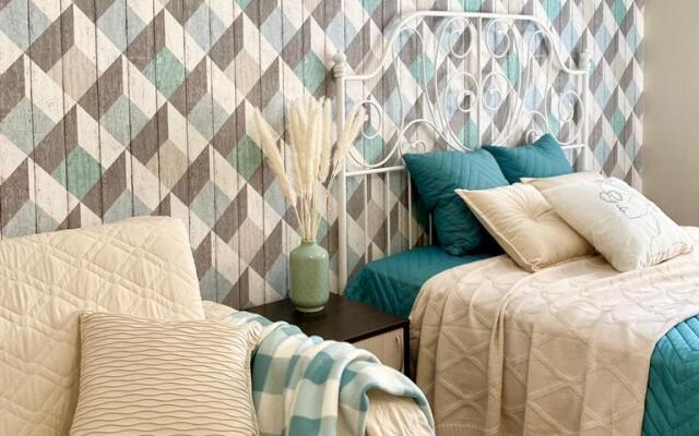 Sapfir s Zakrytym Dvorom, Ryadom s TTS Ostrov, Mat i Dity Apartments