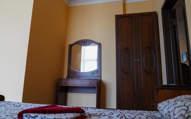 Mona Lisa Guest House