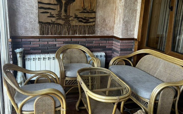 Na Ulitse Batayskoy 10a Private house