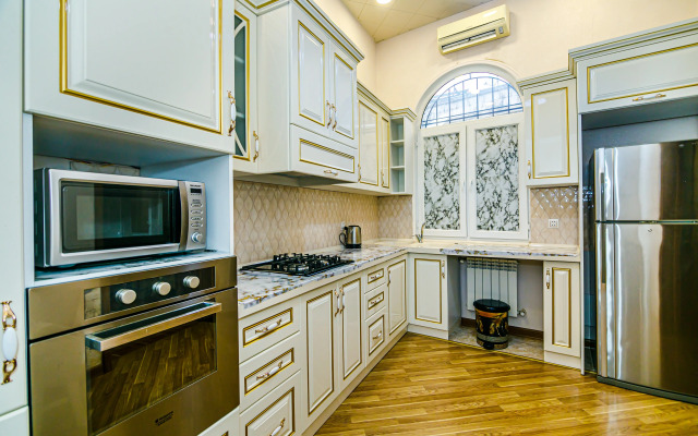 Premium at Nizami Street on Targovi Apartments