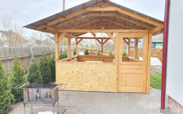 Kottedzh Pozitiv S Banya/sauna, Karaoke V Brest Guest house