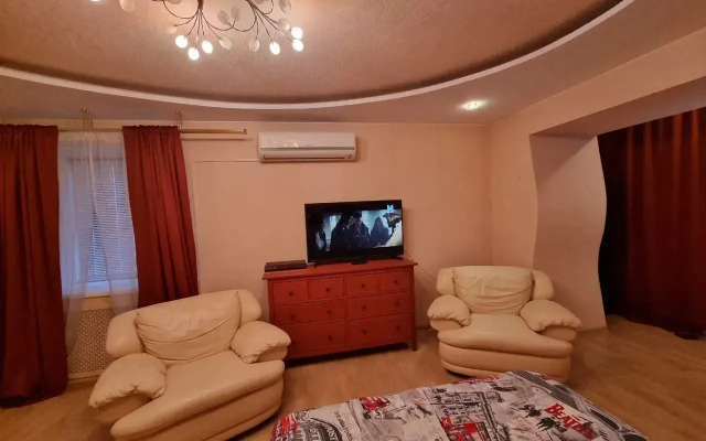 Na Ul. Staronikitskaya 105A Flat