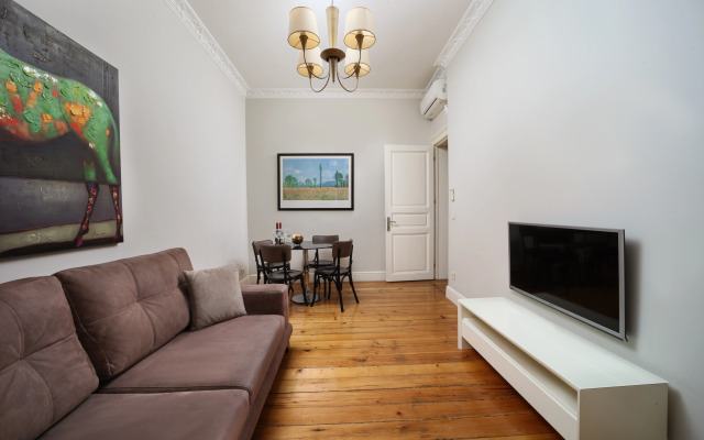 Meroddi Galata Flats