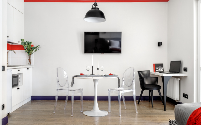 Апартаменты UzorApart Дизайнерская студия на набережной в центре города