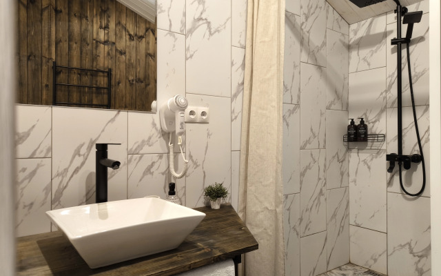 Частный дом на улице Славянская 103