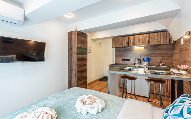 Kvartira-Studiya Apartments