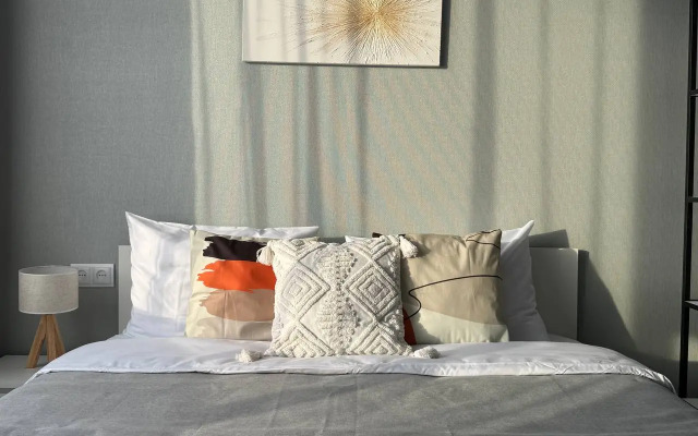 Квартира Стильная Cтудия с Видом на Золотой Мост