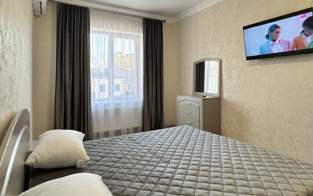 Dvukhkomnatnaya v Tsentre u Parka Flat