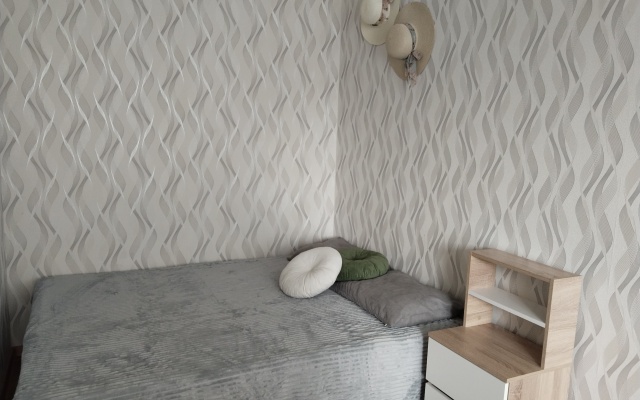 Shepetovskaya Street Flat