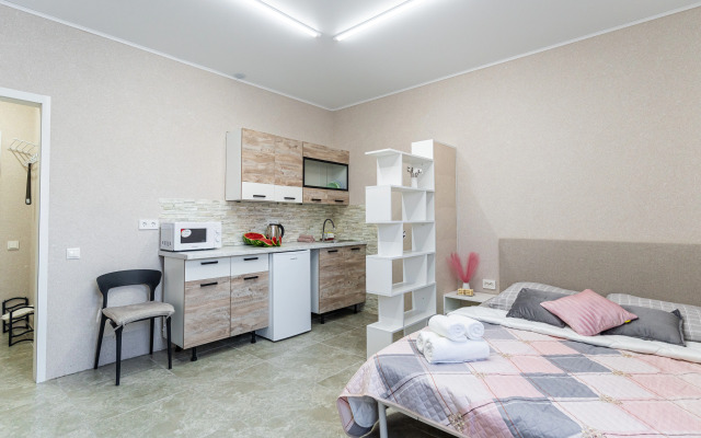 Prostornye s Panoramnym Balkonom ot LetoApart Apartments