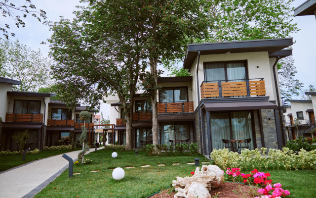 Parmos  Hotel