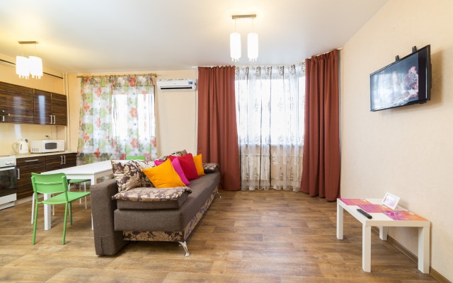 Na Prospekte Lenina 112/306 Apartments