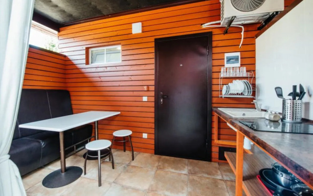 Peak Season 2 Apartments