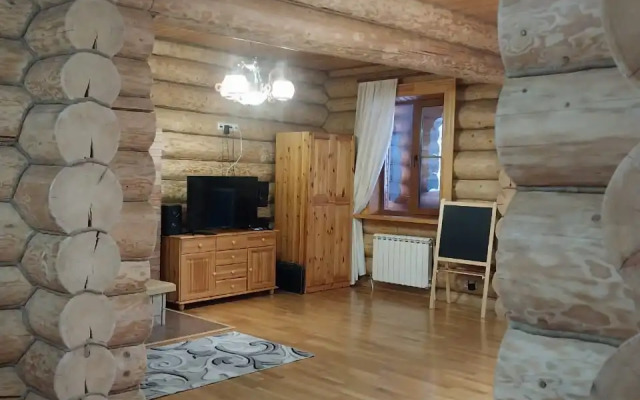 Частный дом Уница 300кв.м на первой линии озера Селигере