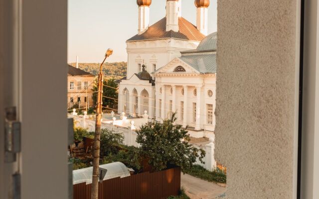 Novaya Kvartira V Istoricheskom Tsentre Flat