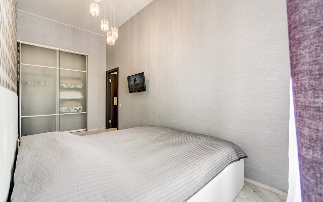 Sutki Peterburg Nevskij 81 apartment