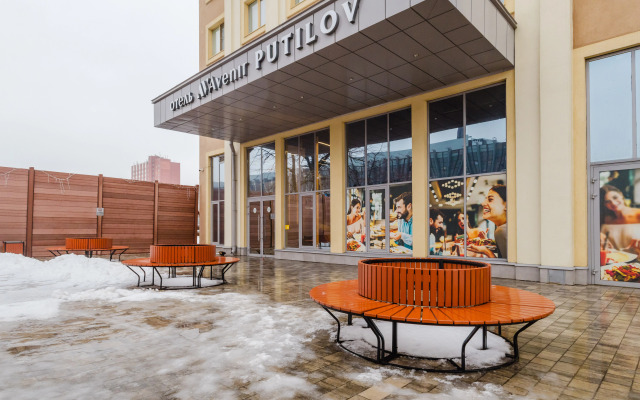 U Metro Kirovskiy Zavod Apartments