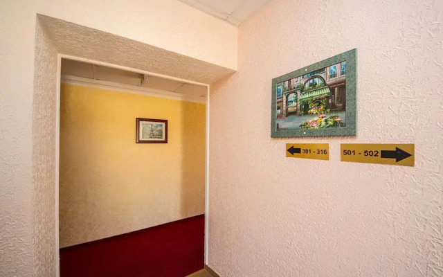 De Paris Guest House