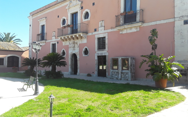 Lady Lusya Hotel
