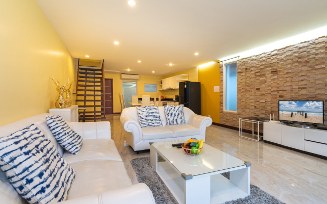 Mountain View near Beach with Terrace & Pool Villa